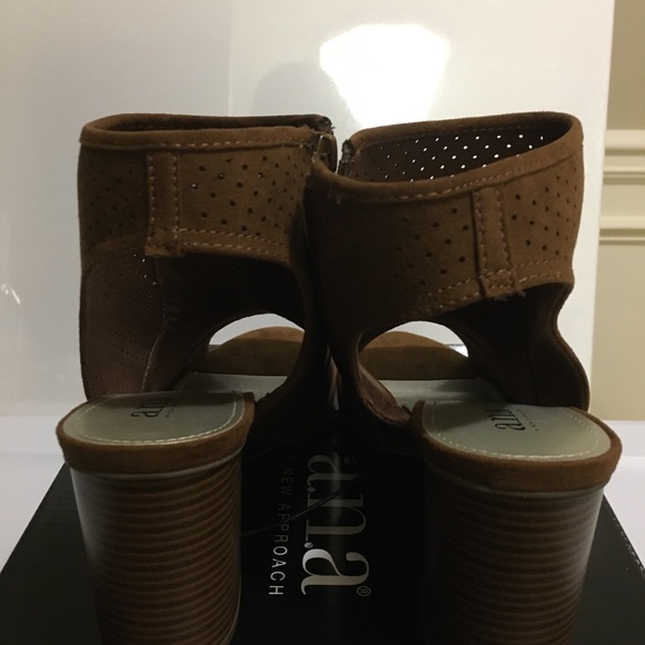 a.n.a Tasha women’s zip peep toe block heels booti - Picture 8 of 13